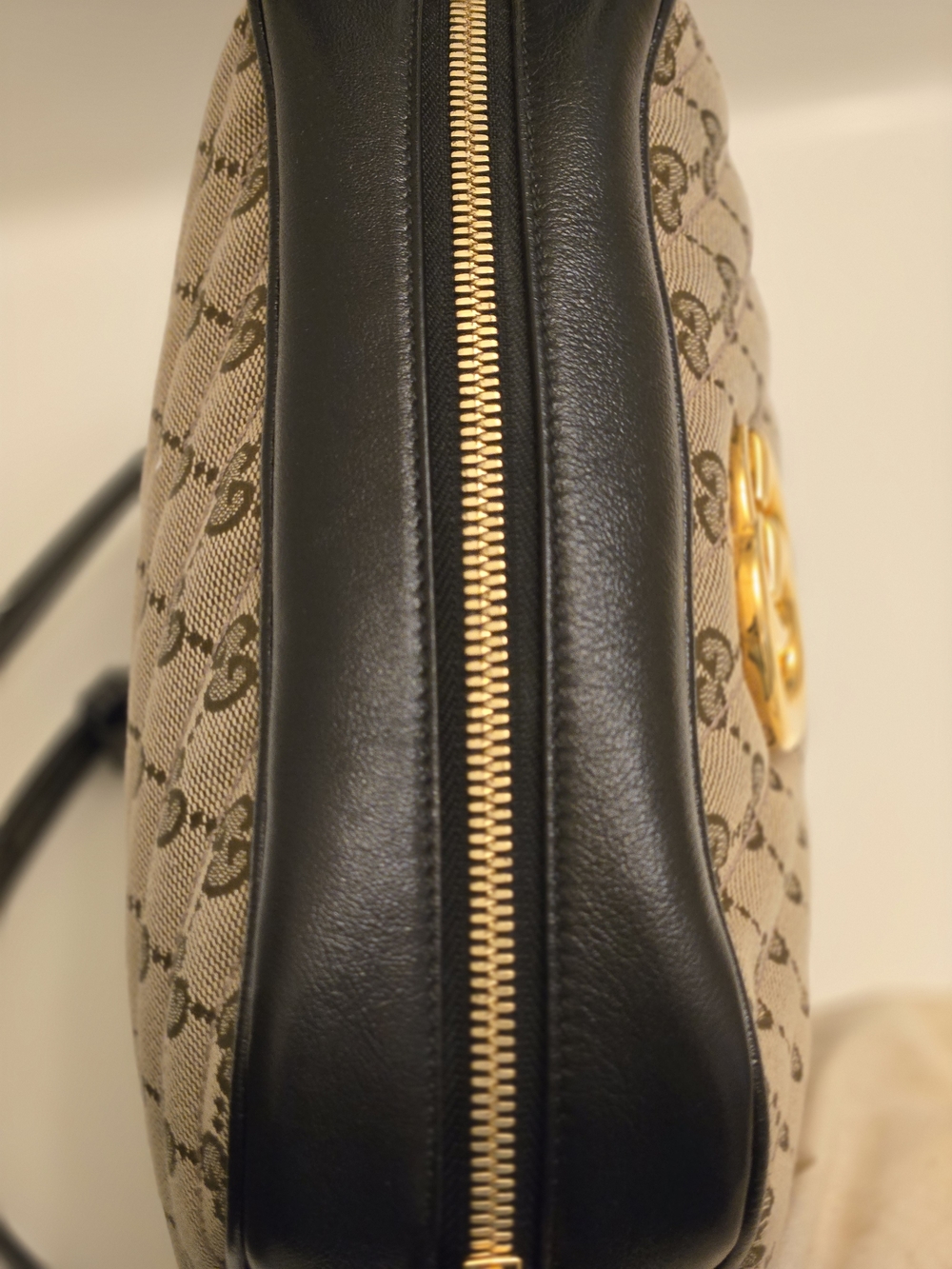 Gucci GG Marmont Beige Black Crossbody Bag - Picture 8 of 9